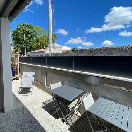 Maison Chaleureuse Avec Terrasse Privative Proche De La Gare Et Du Centre-Ville Rochefort  Exteriér fotografie